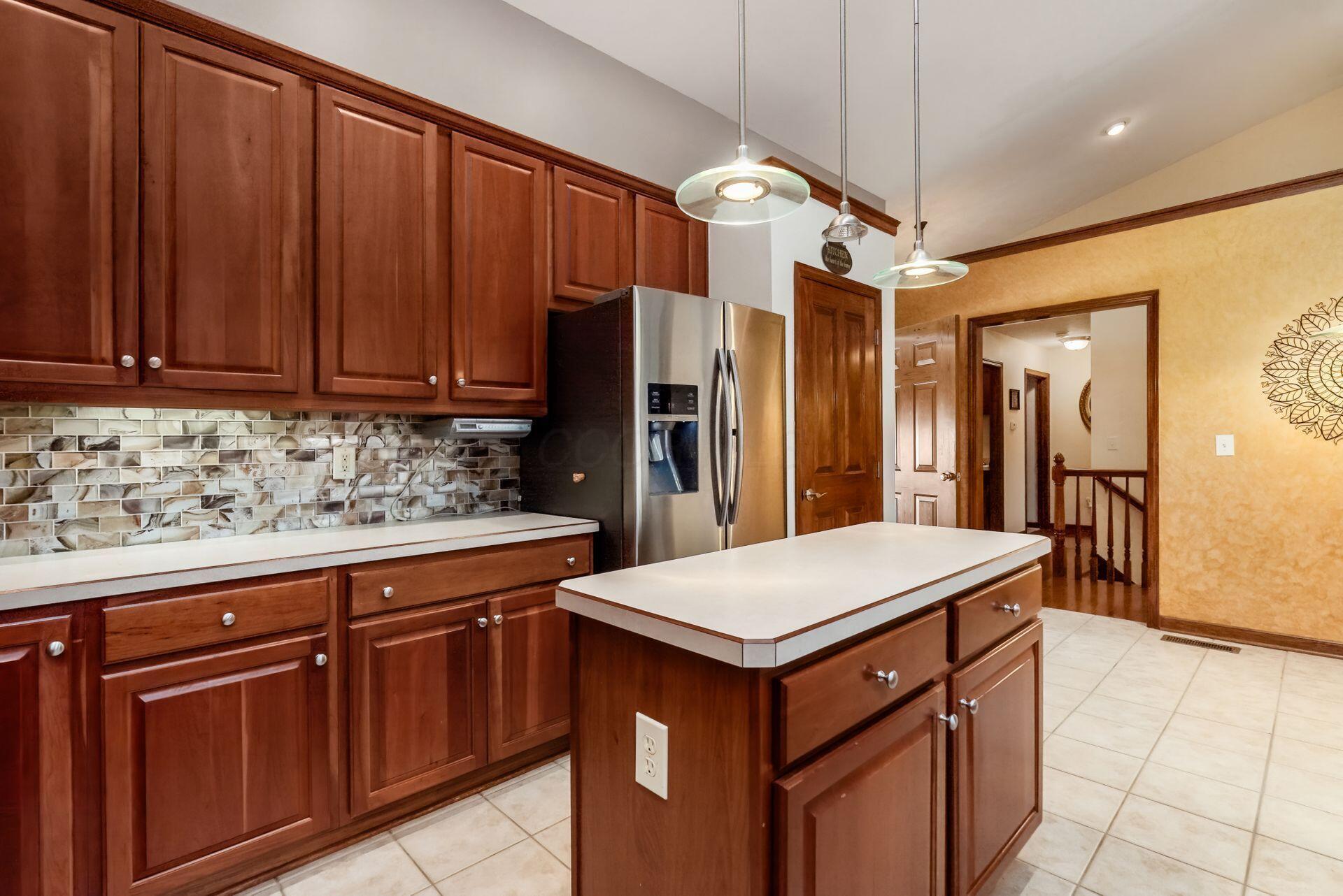 5011 Birch Grove Drive, Groveport, Ohio image 14