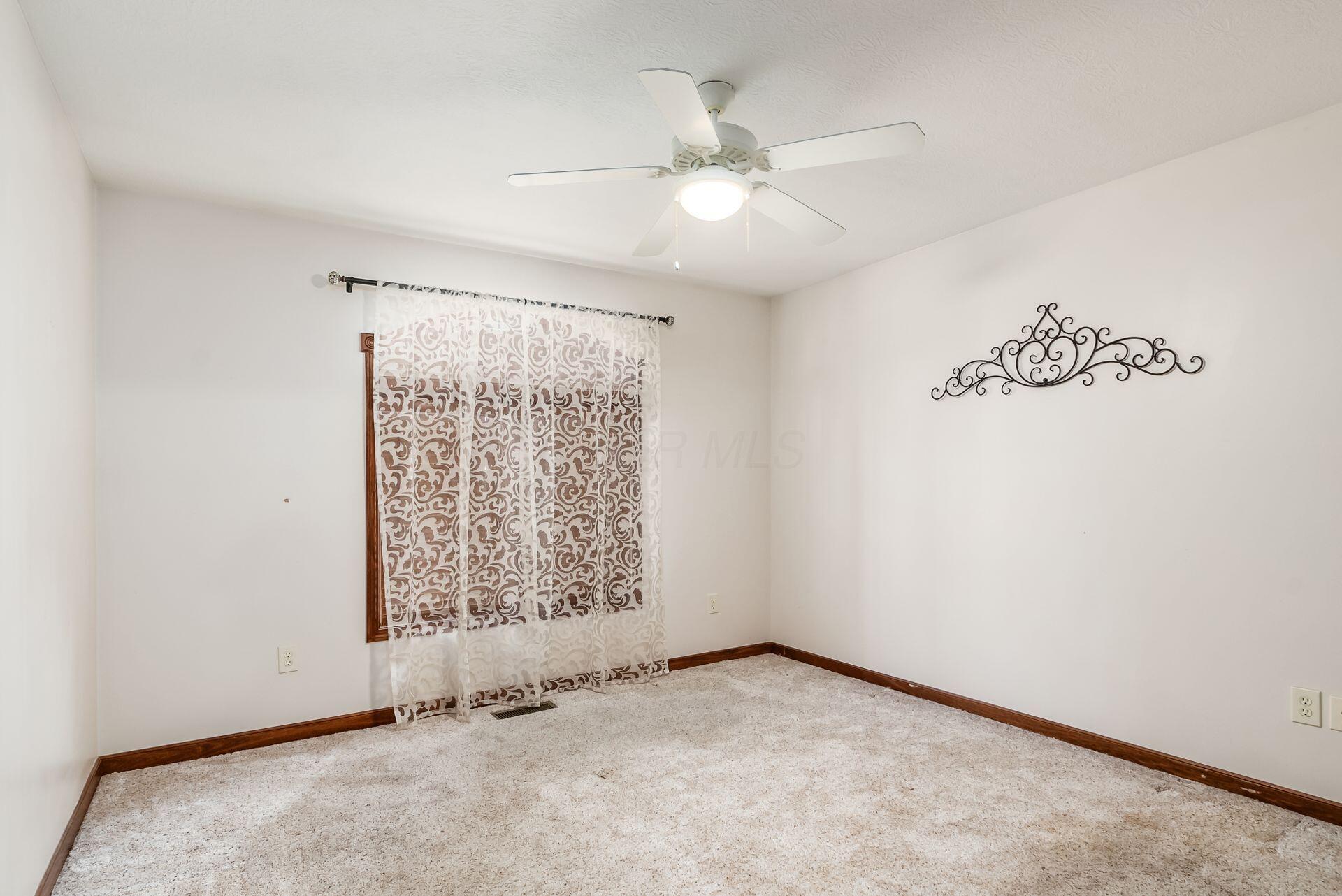 5011 Birch Grove Drive, Groveport, Ohio image 18