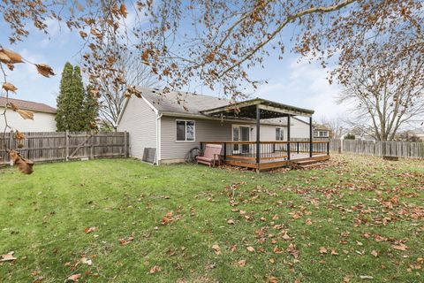 Tiny photo for 3067 Argonne Court, Columbus, OH 43232 (MLS # 225044400)