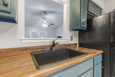 Tiny photo for 3067 Argonne Court, Columbus, OH 43232 (MLS # 225044400)