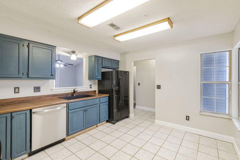 Tiny photo for 3067 Argonne Court, Columbus, OH 43232 (MLS # 225044400)