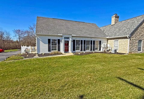 Photo of 2480 Swan Drive, Grove City, OH 43123 (MLS # 226006893)