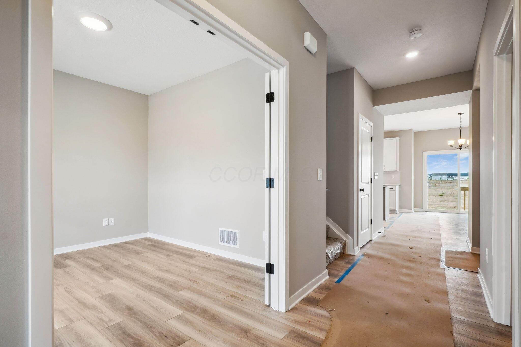 92 Maple Crest Drive, Lewis Center, Ohio image 3