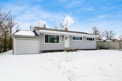 Tiny photo for 2585 Eakin Road, Columbus, OH 43204 (MLS # 226004414)