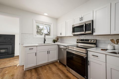 Tiny photo for 2585 Eakin Road, Columbus, OH 43204 (MLS # 226004414)