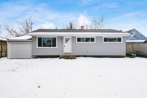 Tiny photo for 2585 Eakin Road, Columbus, OH 43204 (MLS # 226004414)