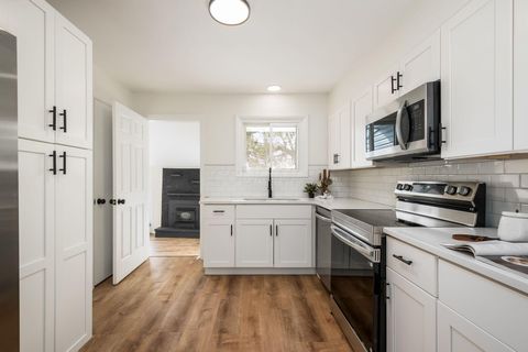 Tiny photo for 2585 Eakin Road, Columbus, OH 43204 (MLS # 226004414)