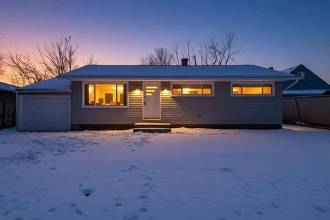 Photo of 2585 Eakin Road, Columbus, OH 43204 (MLS # 226004414)