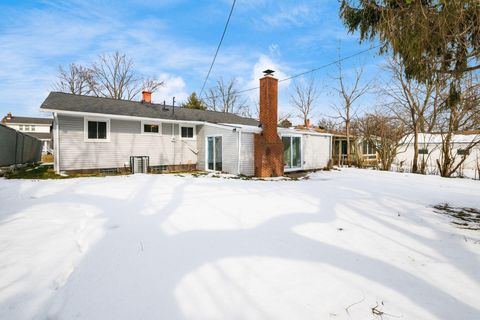 Tiny photo for 2585 Eakin Road, Columbus, OH 43204 (MLS # 226004414)