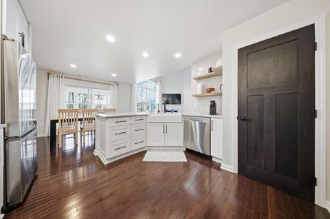 Tiny photo for 5022 Vinington Place, Dublin, OH 43016 (MLS # 226002554)