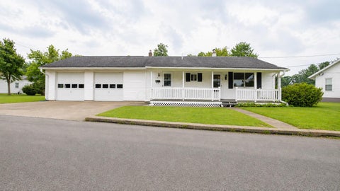 Photo of 40 Sunset Drive, Mcconnelsville, OH 43756 (MLS # 226028230)