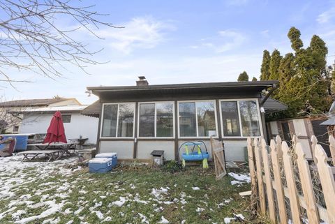 Tiny photo for 7680 Foxboro Lane, Columbus, OH 43235 (MLS # 225045909)