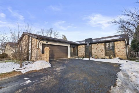 Photo of 7680 Foxboro Lane, Columbus, OH 43235 (MLS # 225045909)
