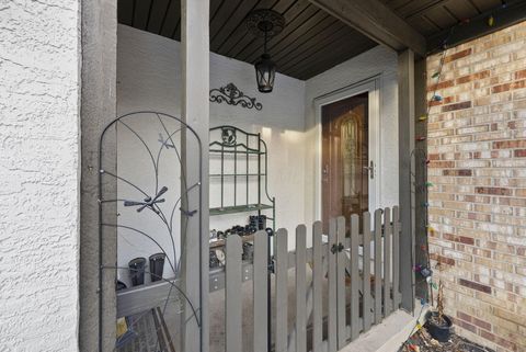 Tiny photo for 7680 Foxboro Lane, Columbus, OH 43235 (MLS # 225045909)