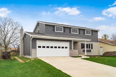 Photo of 3278 Tareyton Drive, Grove City, OH 43123 (MLS # 226007878)