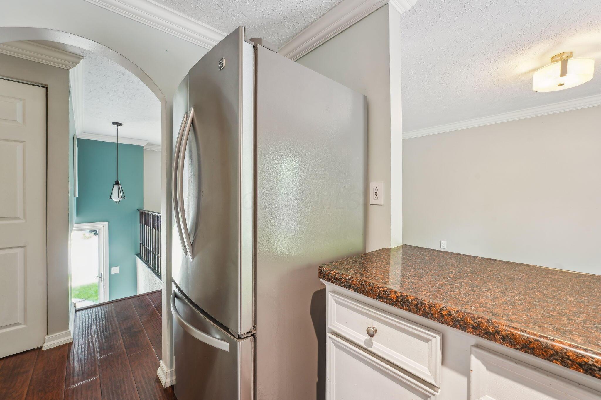 3840 Farm Brook Lane, Columbus, Ohio image 12