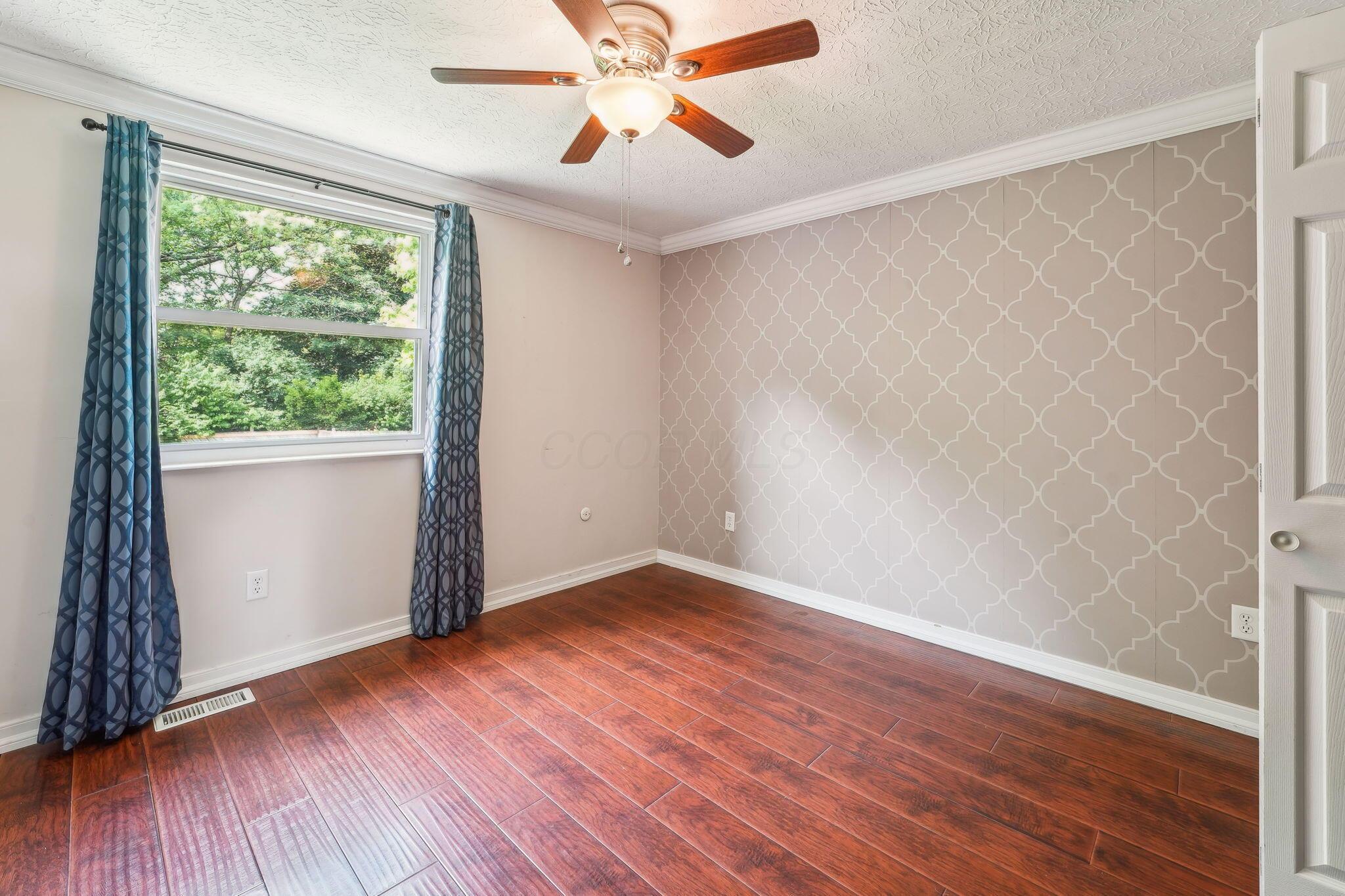 3840 Farm Brook Lane, Columbus, Ohio image 16