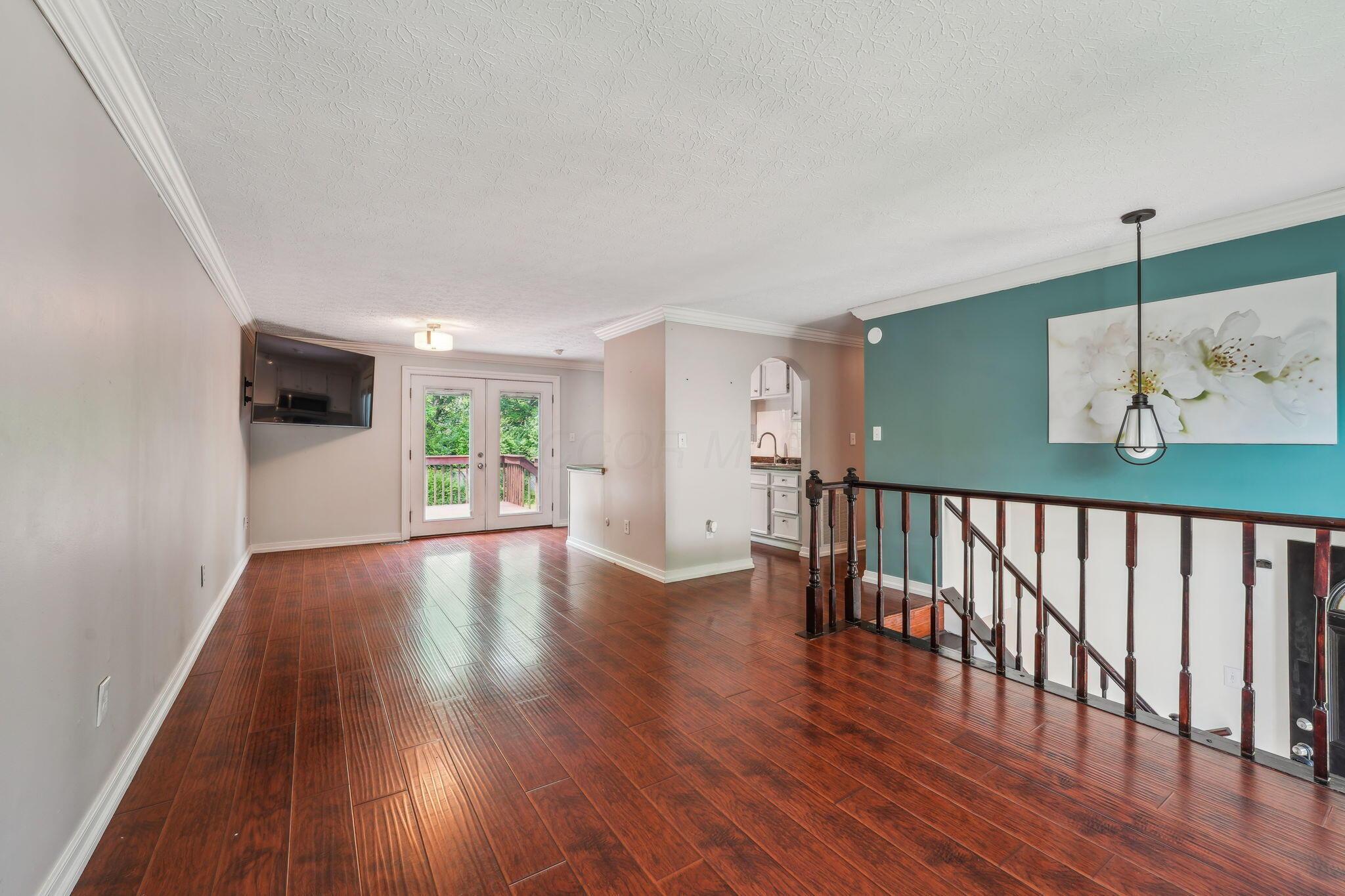 3840 Farm Brook Lane, Columbus, Ohio image 4