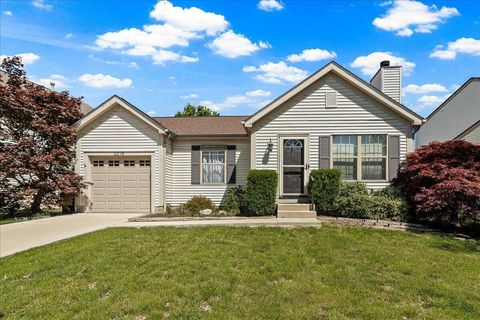Homes For Sale - 2278 Breeze Hill Drive<br/> Franklin County, Grove City, OH 43123
