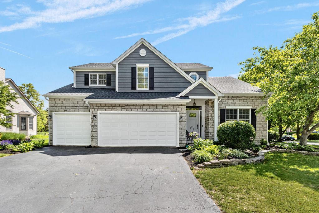 Photo of 8212 Shannon Glen Boulevard, Dublin, OH 43016 (MLS # 226017287)