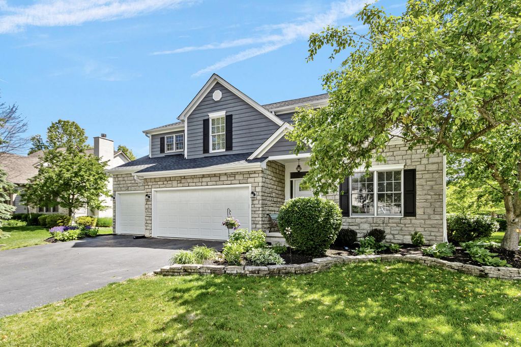 Photo of 8212 Shannon Glen Boulevard, Dublin, OH 43016 (MLS # 226017287)