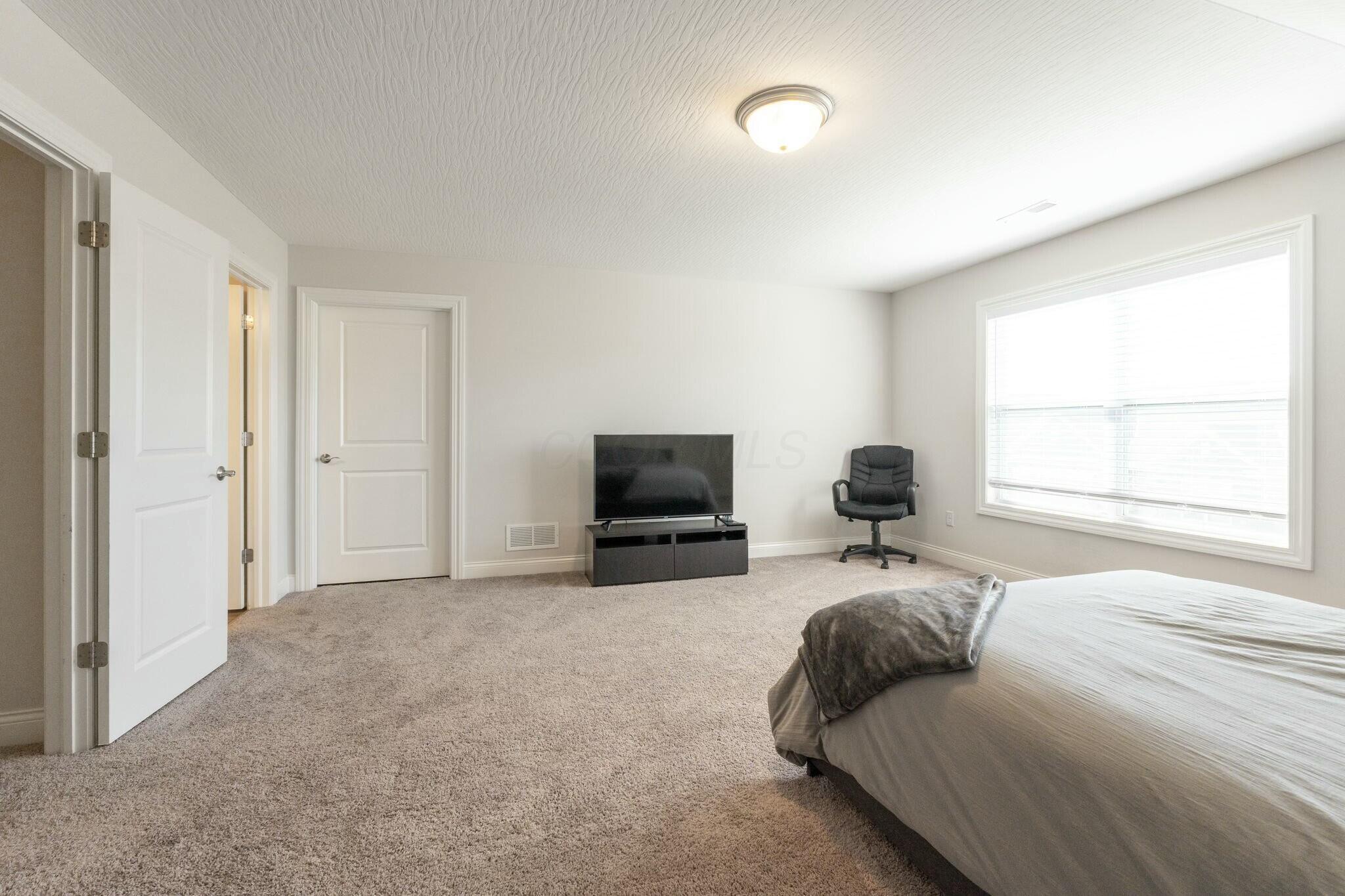 7563 Enclave Way, Pickerington, Ohio image 33