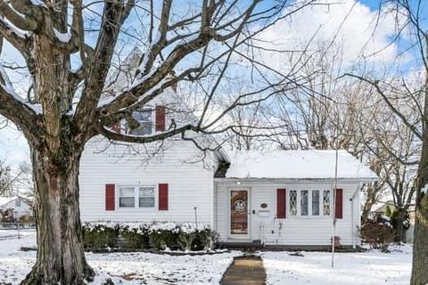 Photo of 220 W Columbus Street, Mount Sterling, OH 43143 (MLS # 225044928)