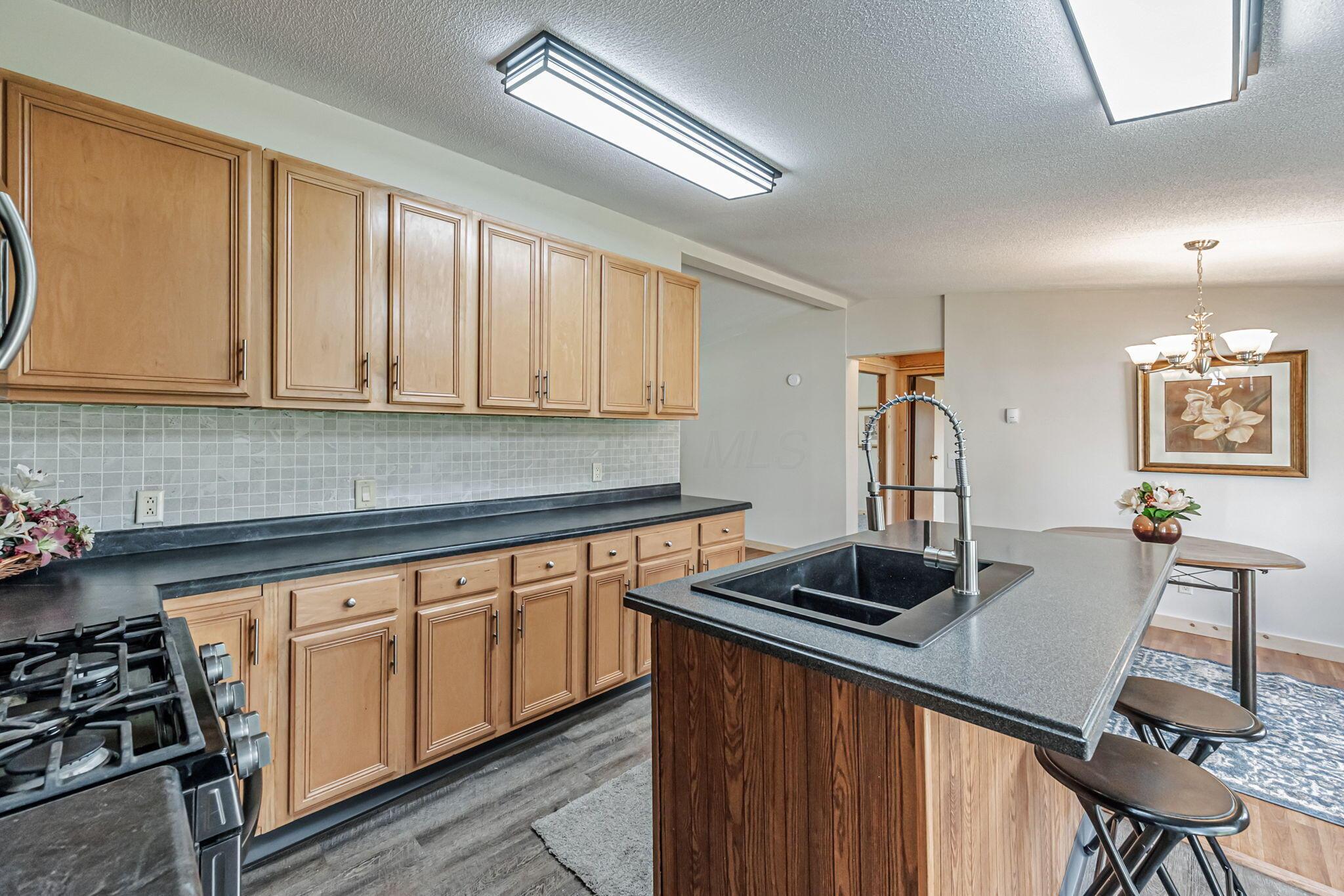 1758 Harris Drive, Marion, Ohio image 12