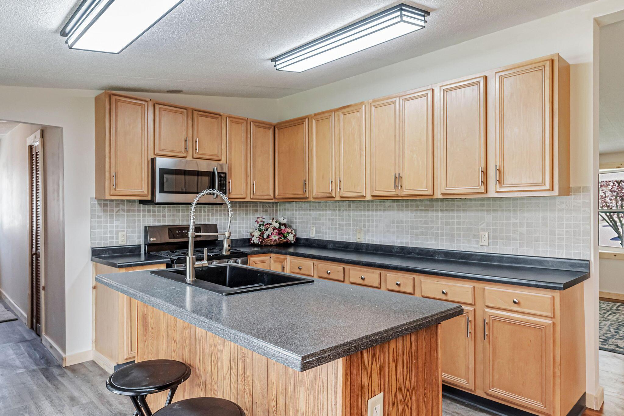 1758 Harris Drive, Marion, Ohio image 11