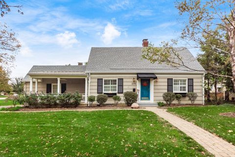 Photo of 2276 Northwest Boulevard, Columbus, OH 43221 (MLS # 225040293)