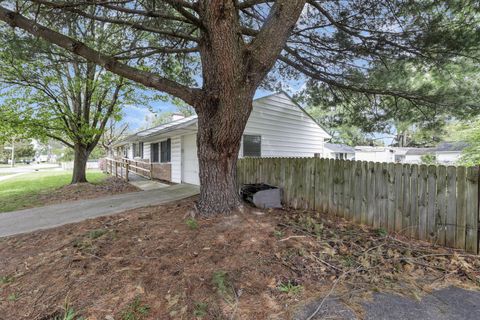 Tiny photo for 916 S Hampton Road, Columbus, OH 43227 (MLS # 226013098)