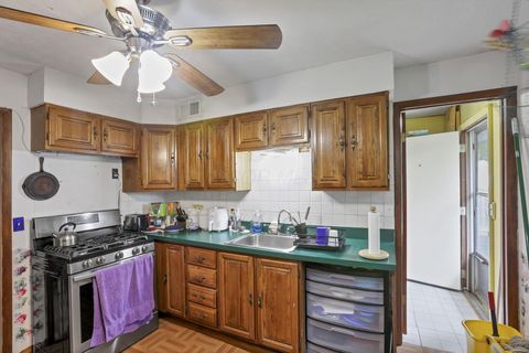 Tiny photo for 916 S Hampton Road, Columbus, OH 43227 (MLS # 226013098)