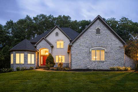 Photo of 3925 Tarrington Lane, Upper Arlington, OH 43220 (MLS # 226030577)