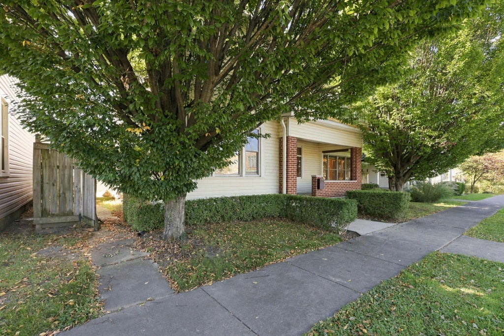 Photo of 27 W Church Street, Pickerington, OH 43147 (MLS # 226038039)