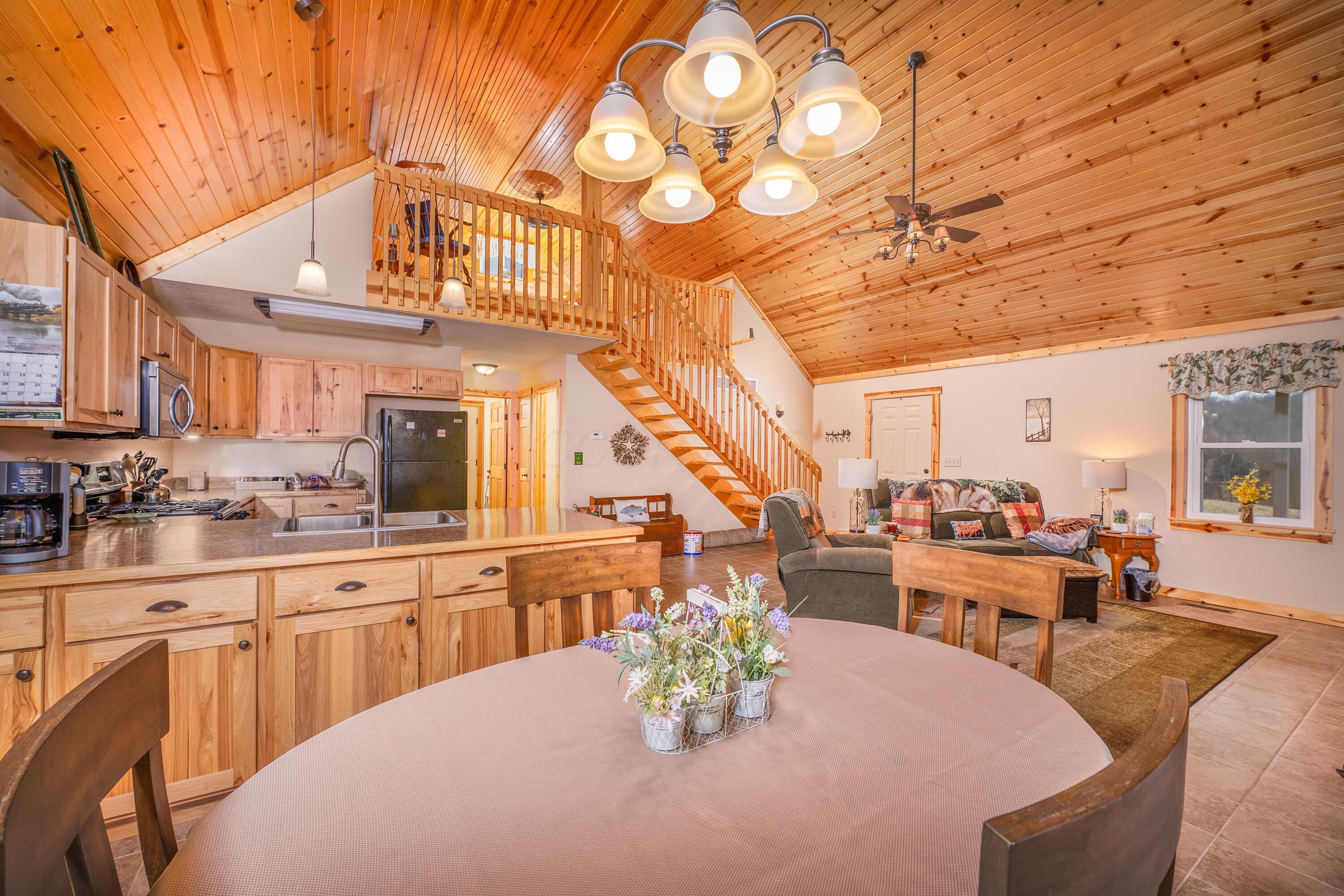 8001 Flack Road, Howard, Ohio image 9