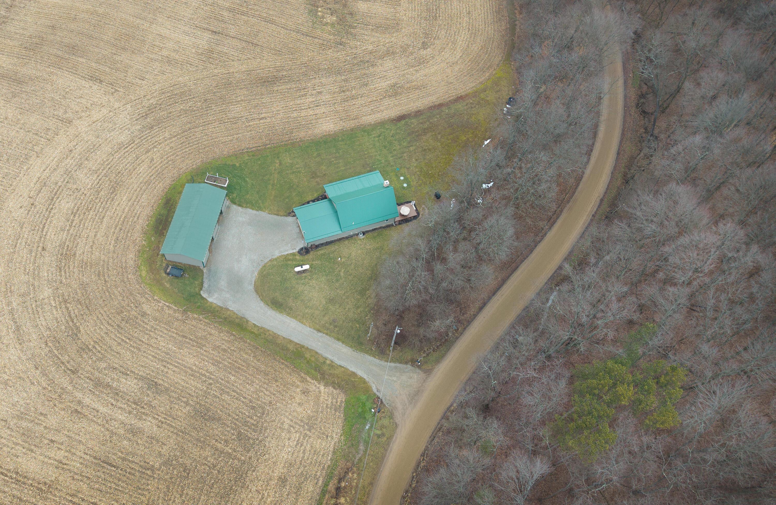 8001 Flack Road, Howard, Ohio image 23