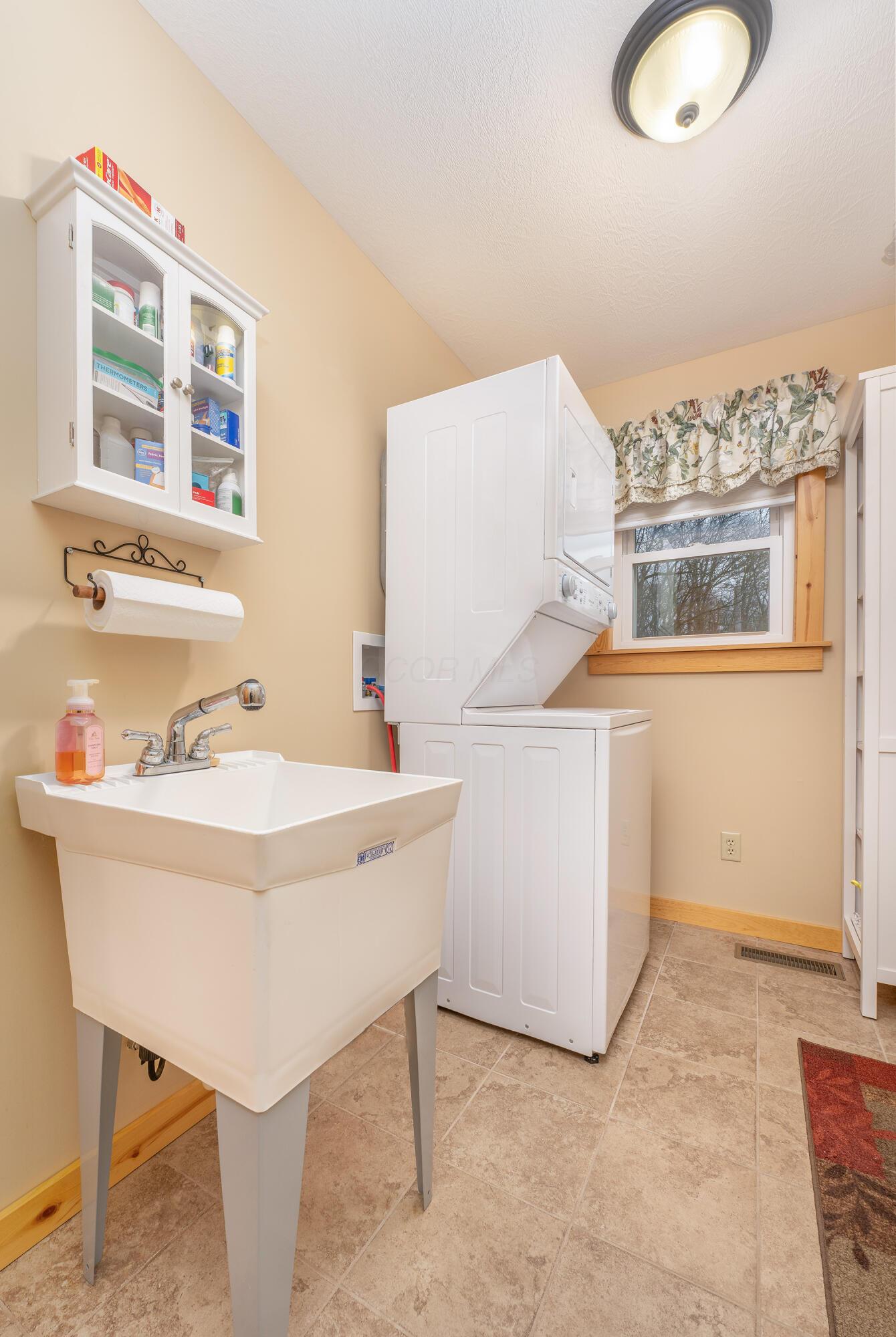 8001 Flack Road, Howard, Ohio image 18