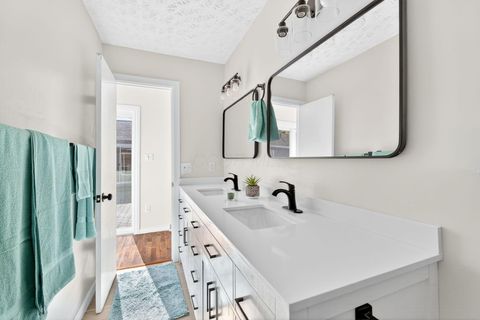 Tiny photo for 1930 Walnut Hill Park Drive, Columbus, OH 43232 (MLS # 225040595)