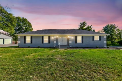 Photo of 1930 Walnut Hill Park Drive, Columbus, OH 43232 (MLS # 225040595) Photo of 1930 Walnut Hill Park Drive, Columbus, OH 43232 (MLS # 225040595)