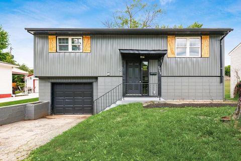 Photo of 3735 Christie Road W, Columbus, OH 43207 (MLS # 225026669)