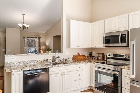 Tiny photo for 5445 Beresford Street 220 #220, Canal Winchester, OH 43110 (MLS # 226007286)