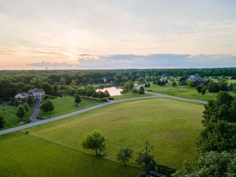 Photo of 129 Hidden Creek Drive, Galloway, OH 43119 (MLS # 226024049)
