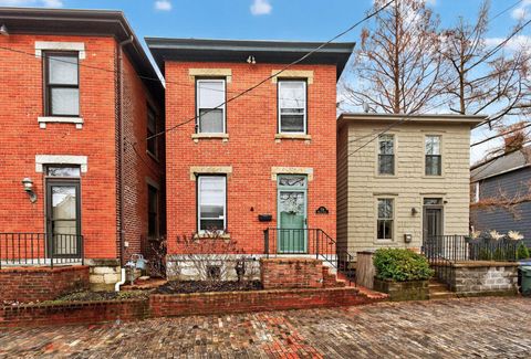 Photo of 718 Macon Alley, Columbus, OH 43206 (MLS # 226007011)