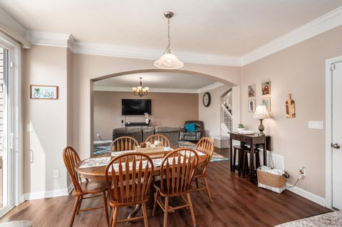 Tiny photo for 349 Ravensdale Place, Galloway, OH 43119 (MLS # 225037287)