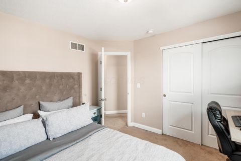 Tiny photo for 349 Ravensdale Place, Galloway, OH 43119 (MLS # 225037287)