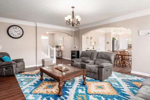 Tiny photo for 349 Ravensdale Place, Galloway, OH 43119 (MLS # 225037287)