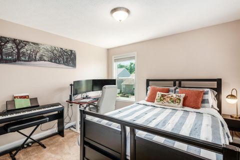 Tiny photo for 349 Ravensdale Place, Galloway, OH 43119 (MLS # 225037287)
