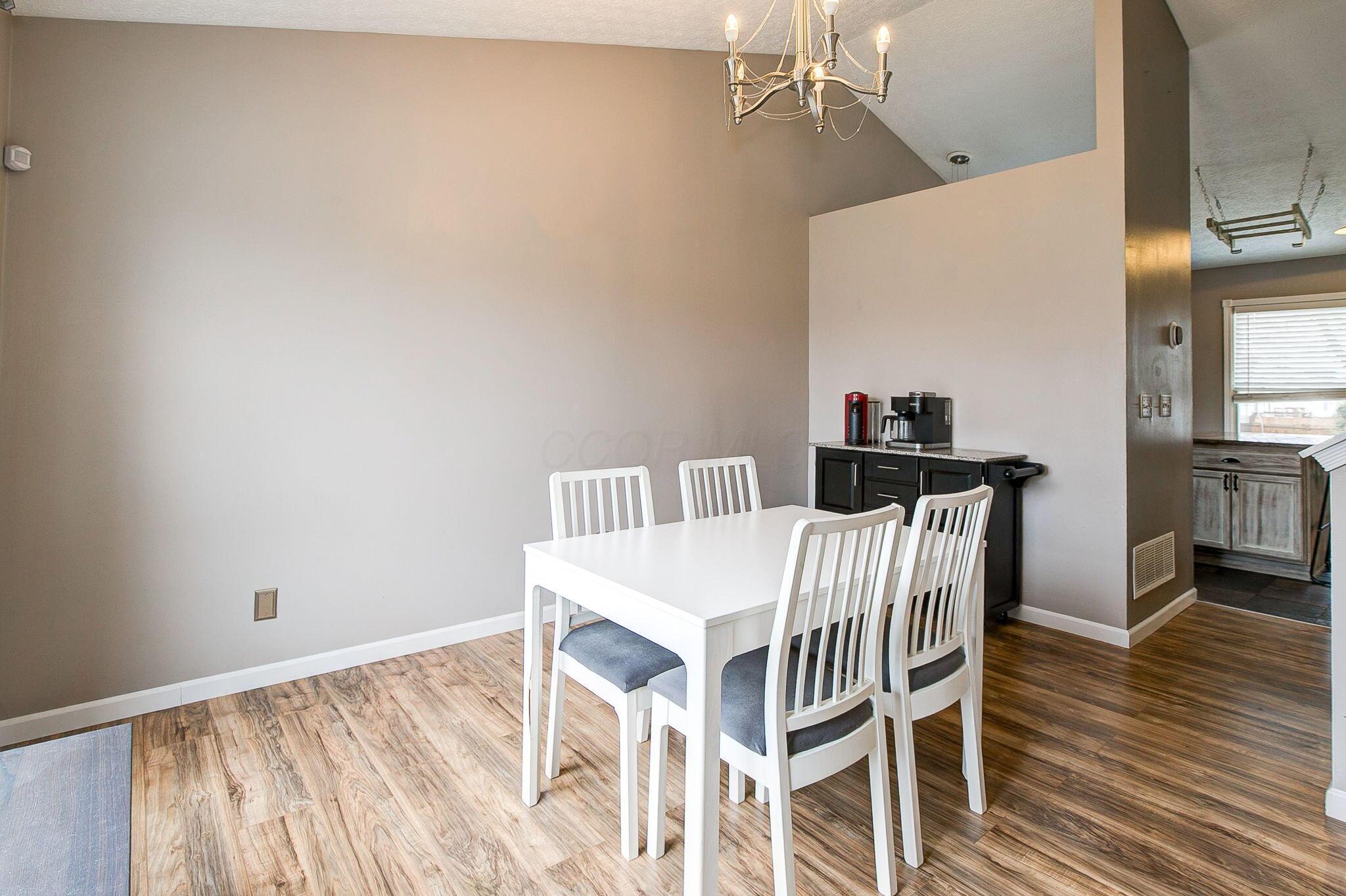 5653 English Rose Drive, Galloway, Ohio image 11