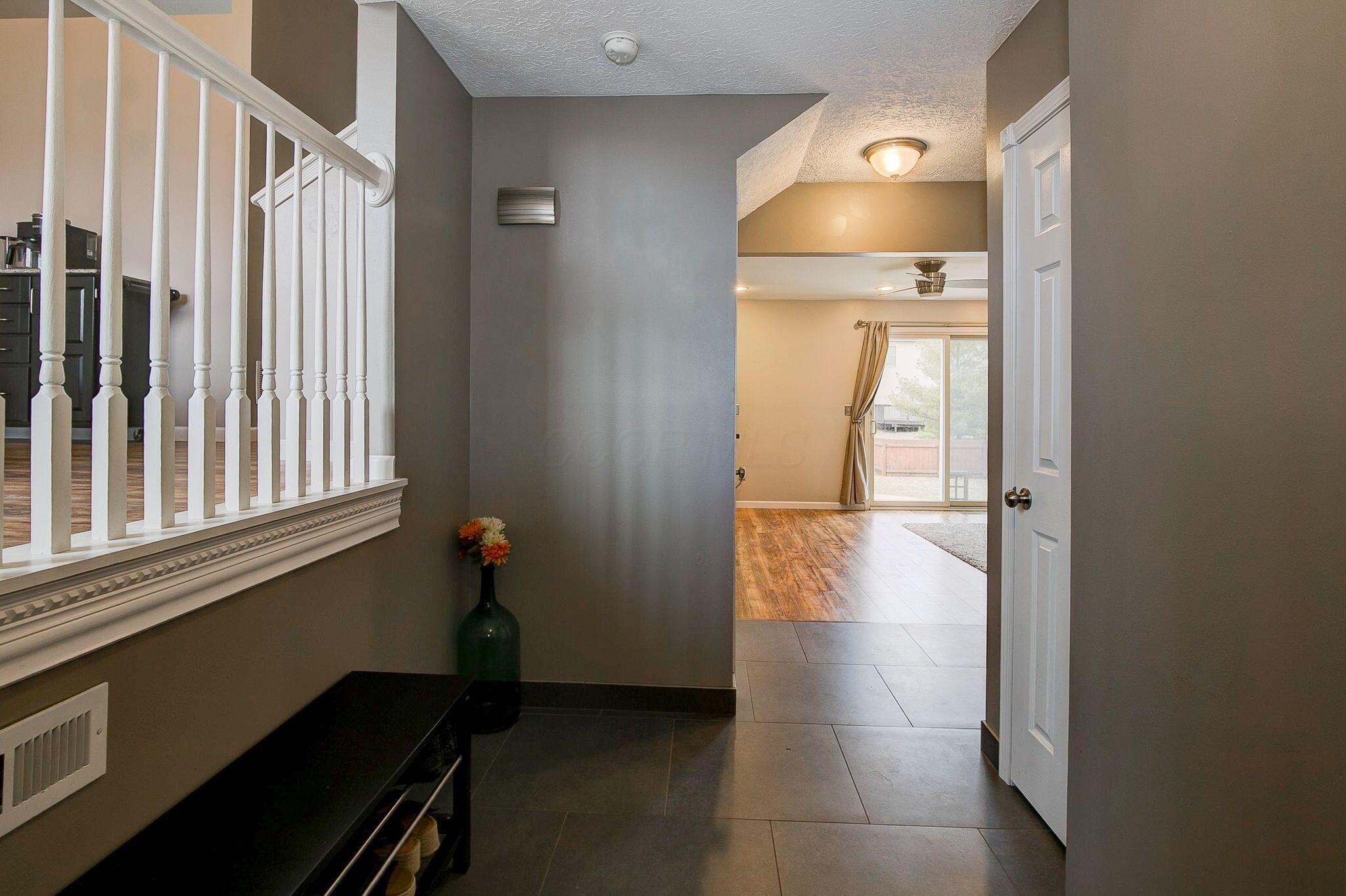5653 English Rose Drive, Galloway, Ohio image 4