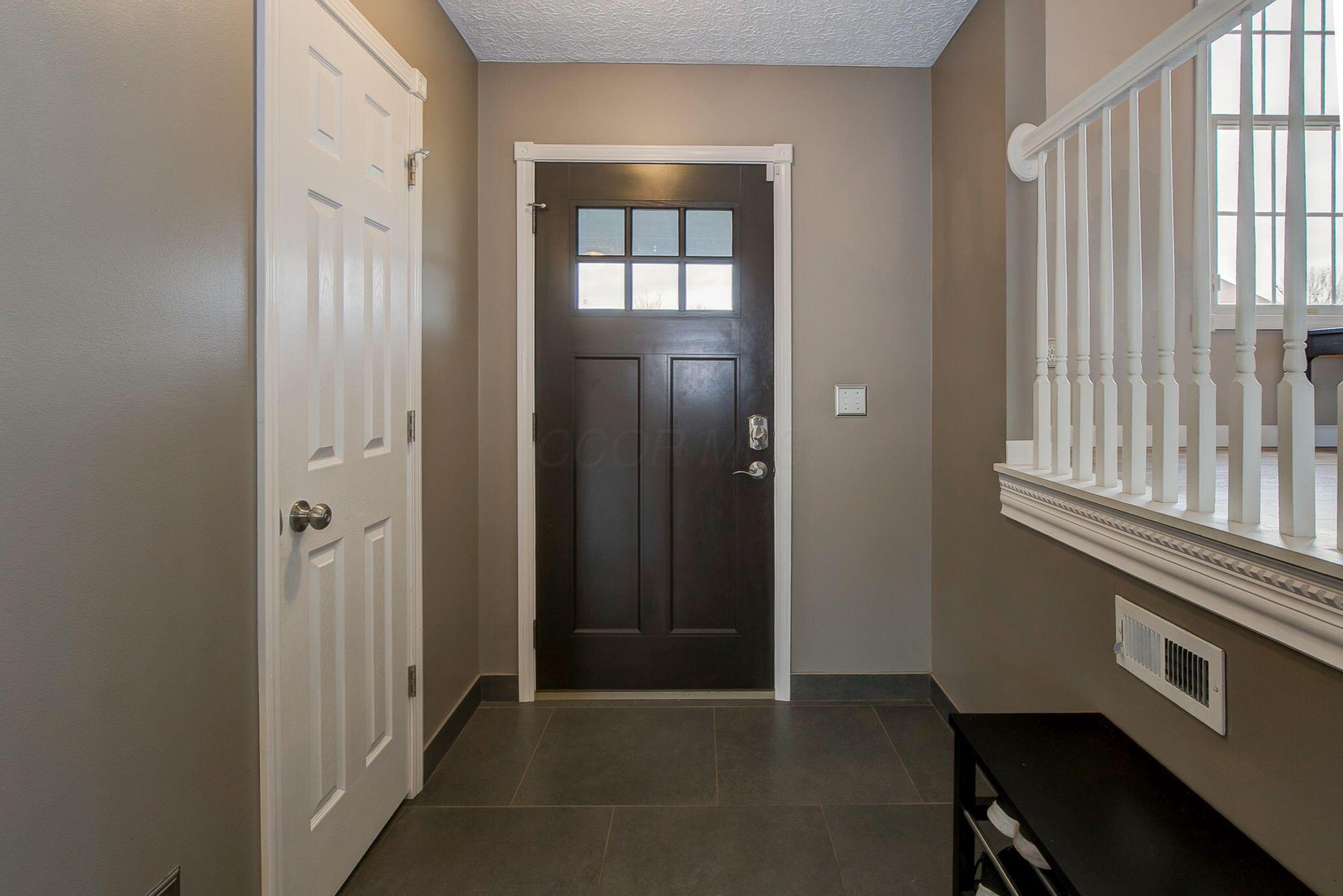 5653 English Rose Drive, Galloway, Ohio image 3